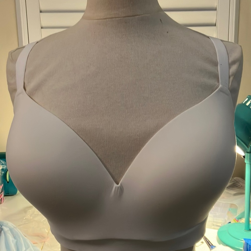 Soma Wireless Bright White Bra